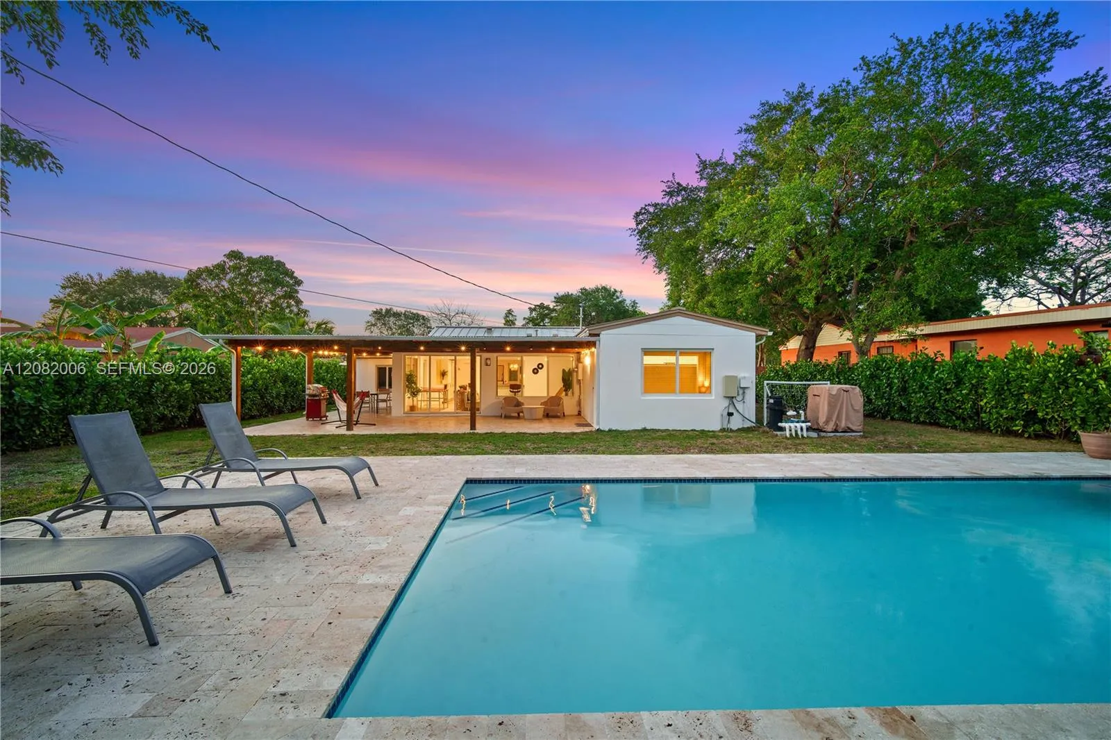 Foto de propiedad en 1360 NE 138th Street, North Miami, FL 33161 North Miami con MLS# 