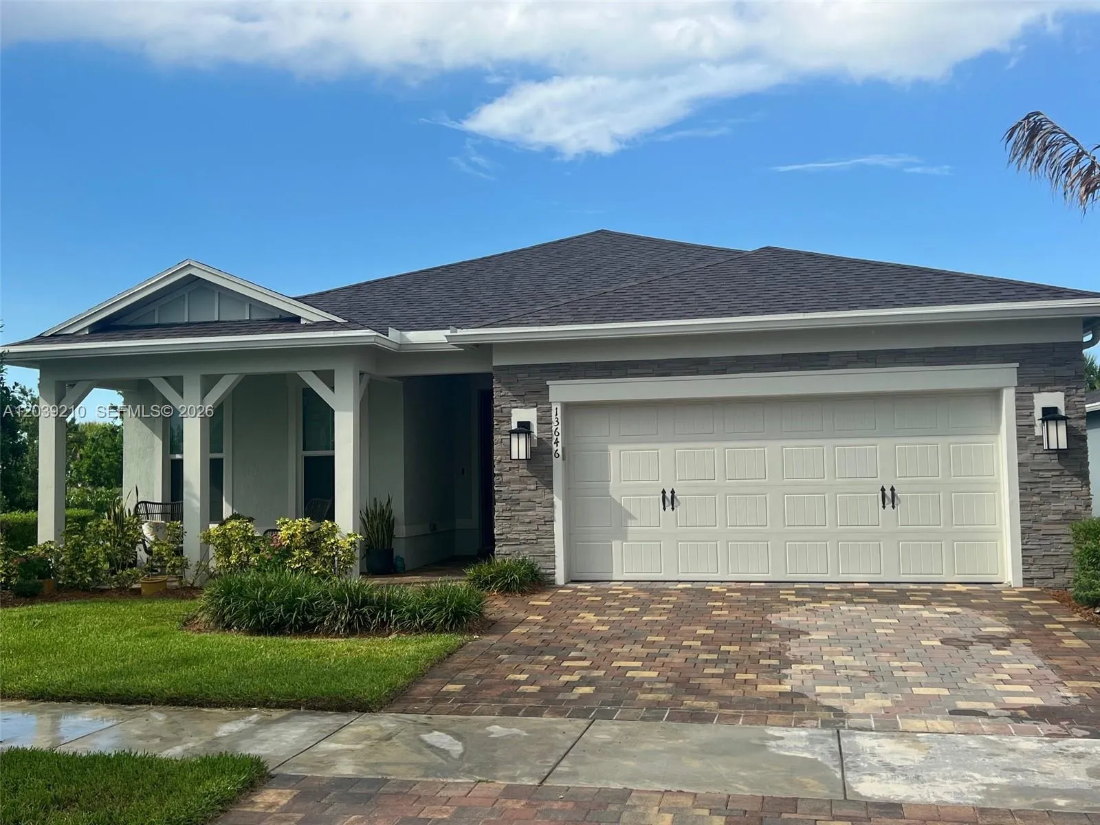 Foto de propiedad en 13646 SW Gingerline Drive, Port St. Lucie, FL 34987 Port St. Lucie con MLS# 