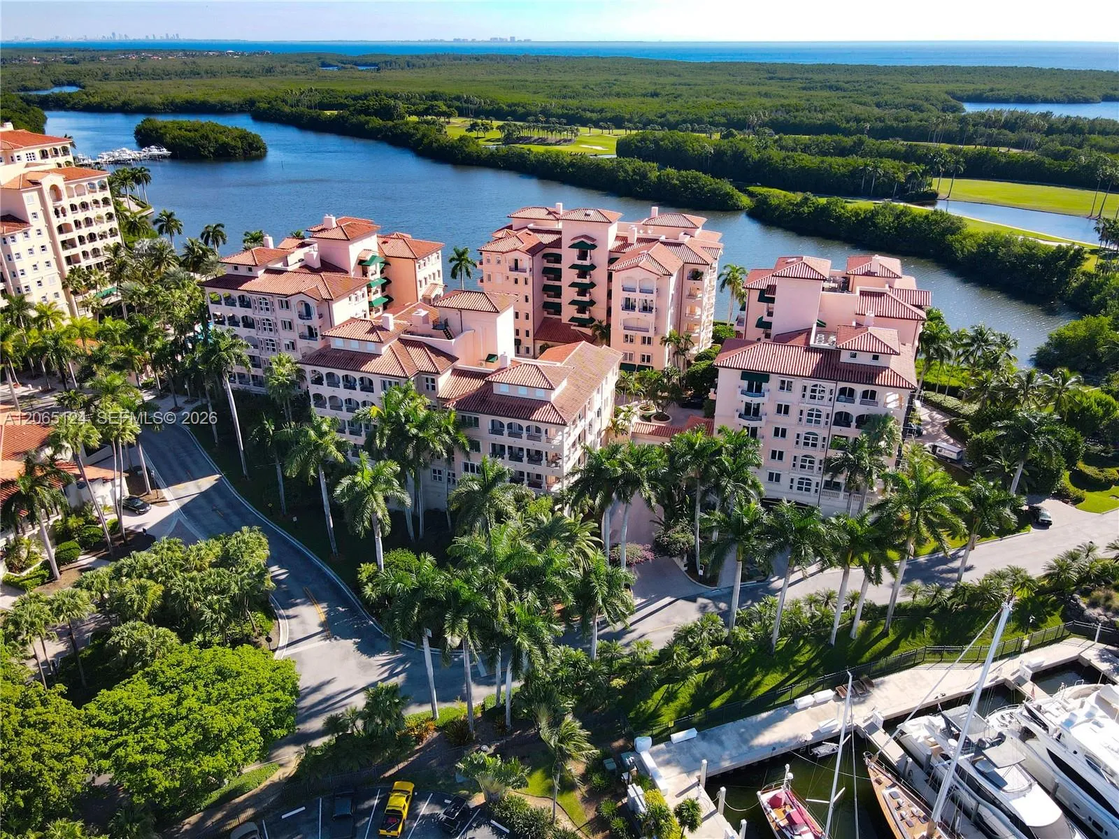 En Venta 13647 Deering Bay Drive 142, Coral Gables, FL 33158, Coral Gables, FL 33158