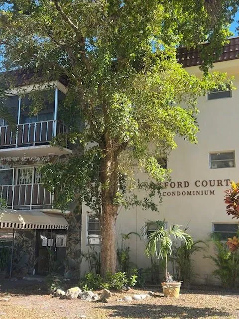 Vendido 13655 NE 10th Avenue 210, North Miami, FL 33161, North Miami, FL 33161