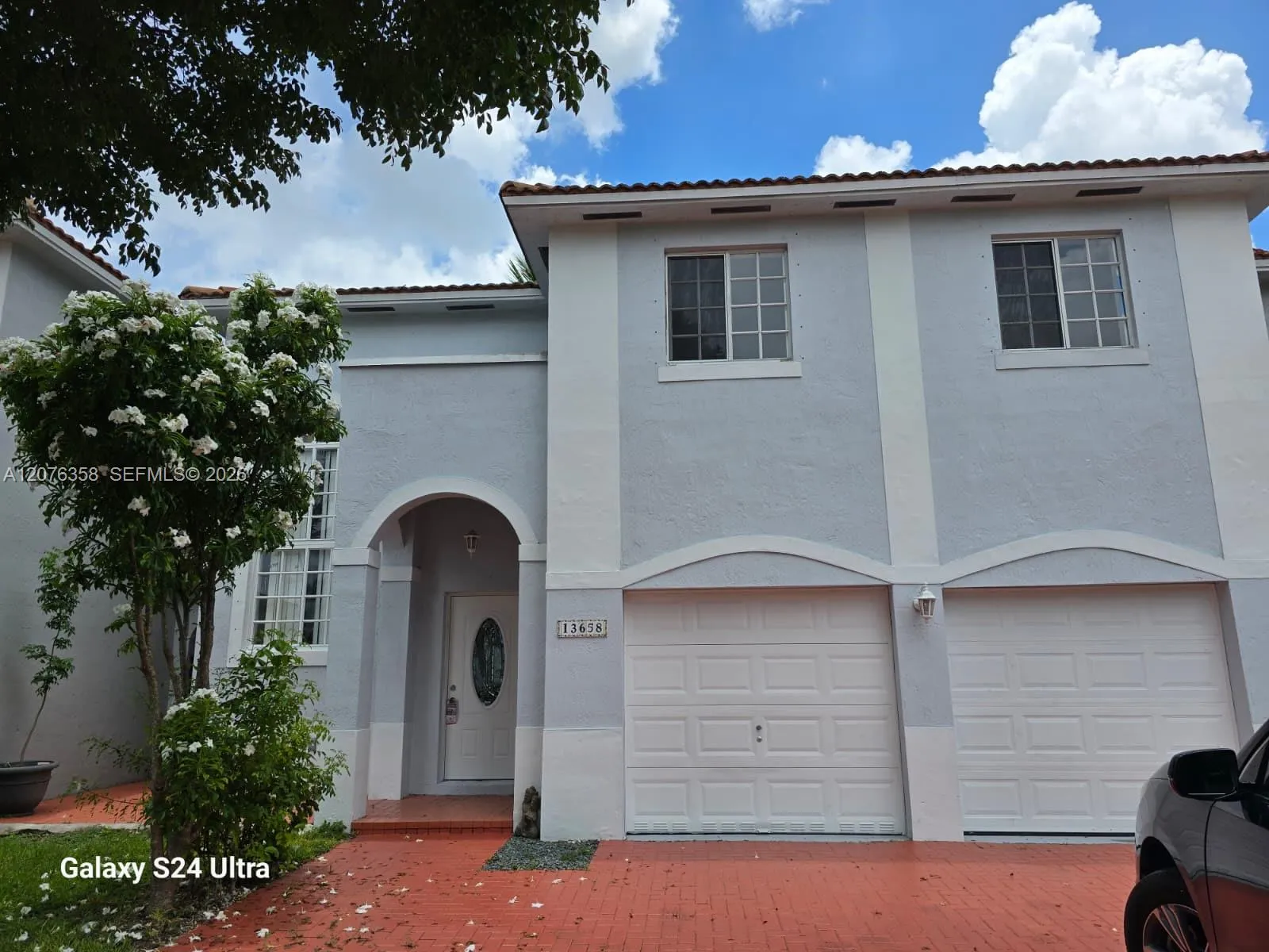 Foto de propiedad en 13658 SW 142nd Terrace, Miami, FL 33186 Miami con MLS# 