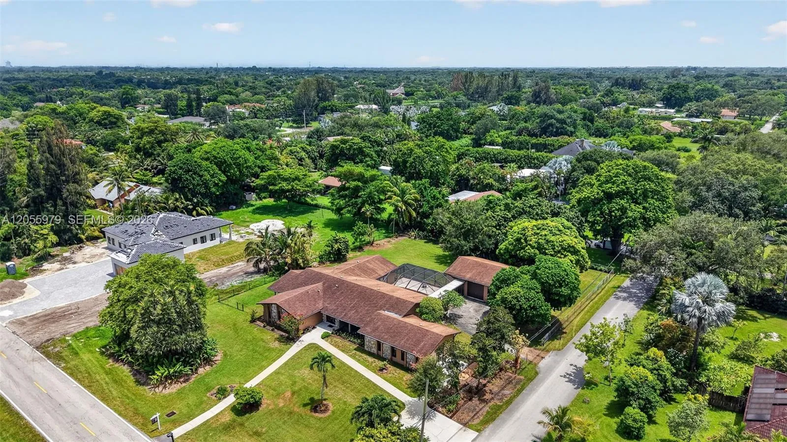 Foto de propiedad en 13680 SW 26th Street, Davie, FL 33325 Davie con MLS# 