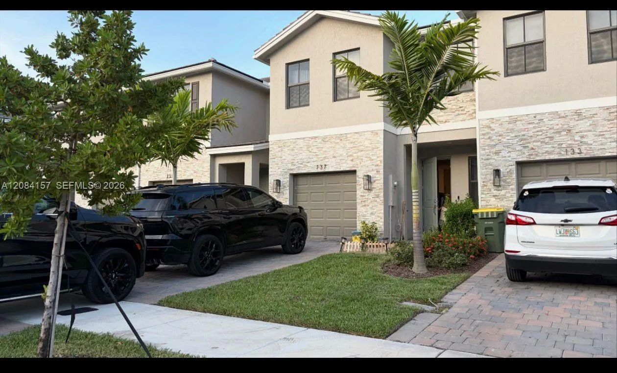 Foto de propiedad en 137 NE 14th Avenue, Homestead, FL 33033 Homestead con MLS# 