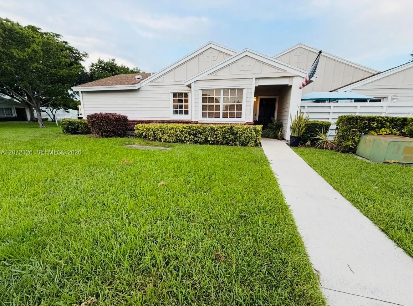 Foto de propiedad en 13724 SW 147th Cir Lane 3-30, Miami, FL 33186 Miami con MLS# 