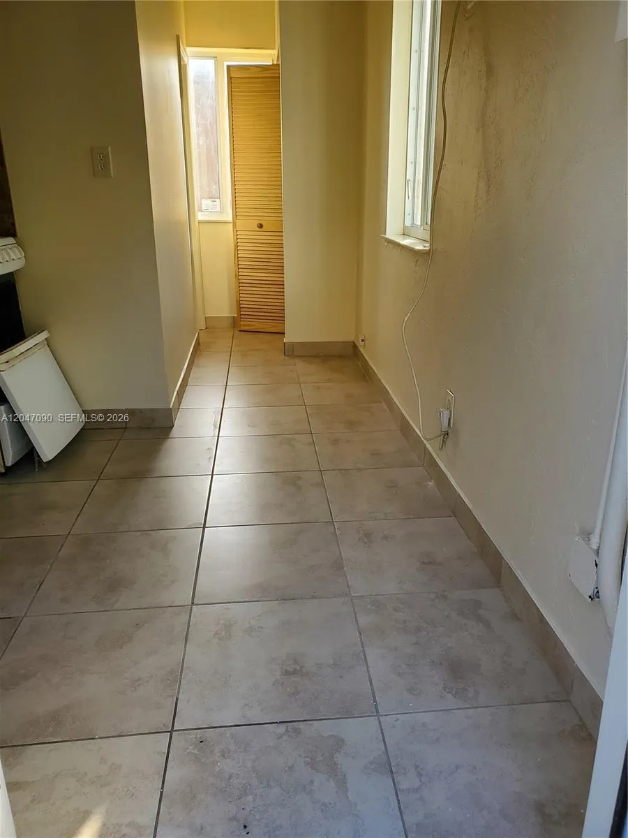 Foto de propiedad en 13770 NE 20th Place 03, North Miami Beach, FL 33181 North Miami Beach con MLS# 