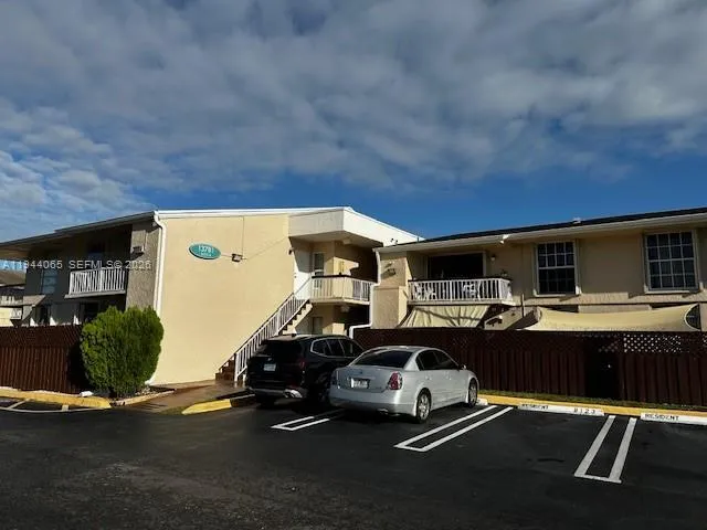 Foto de propiedad en 13781 SW 66 Street 222B, Miami, FL 33183 Miami con MLS# 