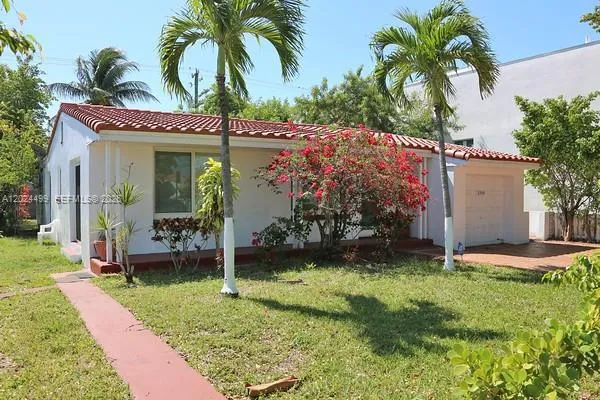 Foto de propiedad en 1380 71st Street, Miami Beach, FL 33141 Miami Beach con MLS# 