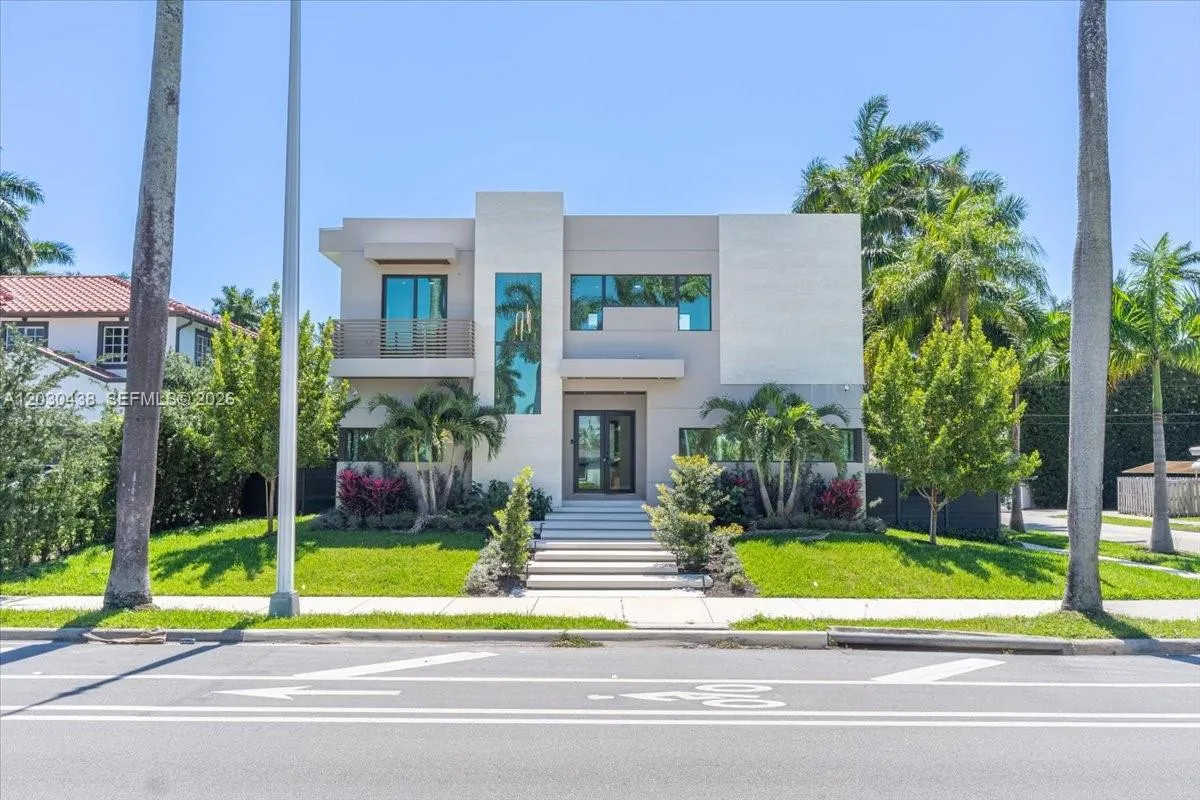 Foto de propiedad en 1380 Hollywood Boulevard, Hollywood, FL 33019 Hollywood con MLS# 