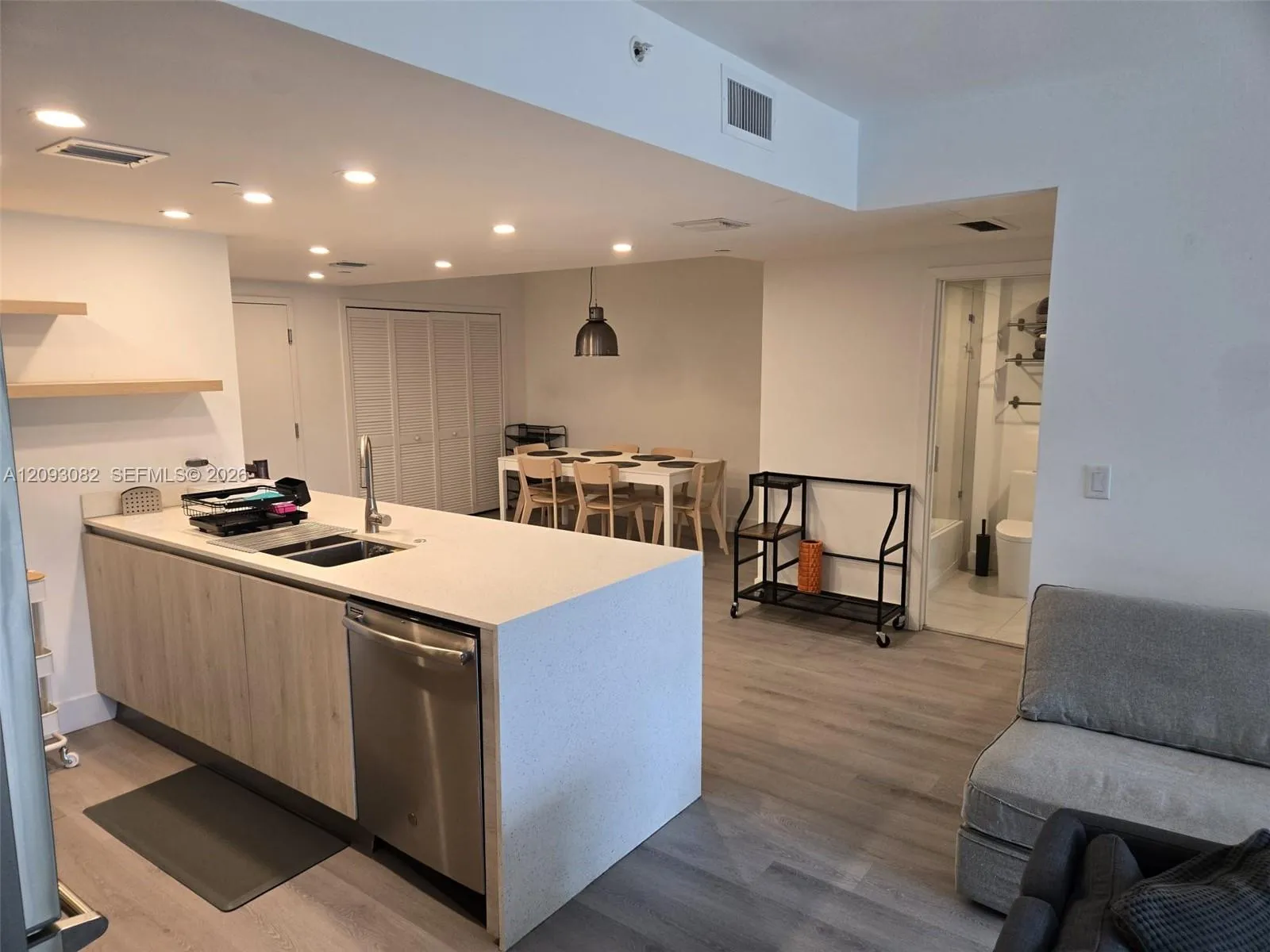 En Venta 13800 Highland Drive 207, North Miami Beach, FL 33181, North Miami Beach, FL 33181