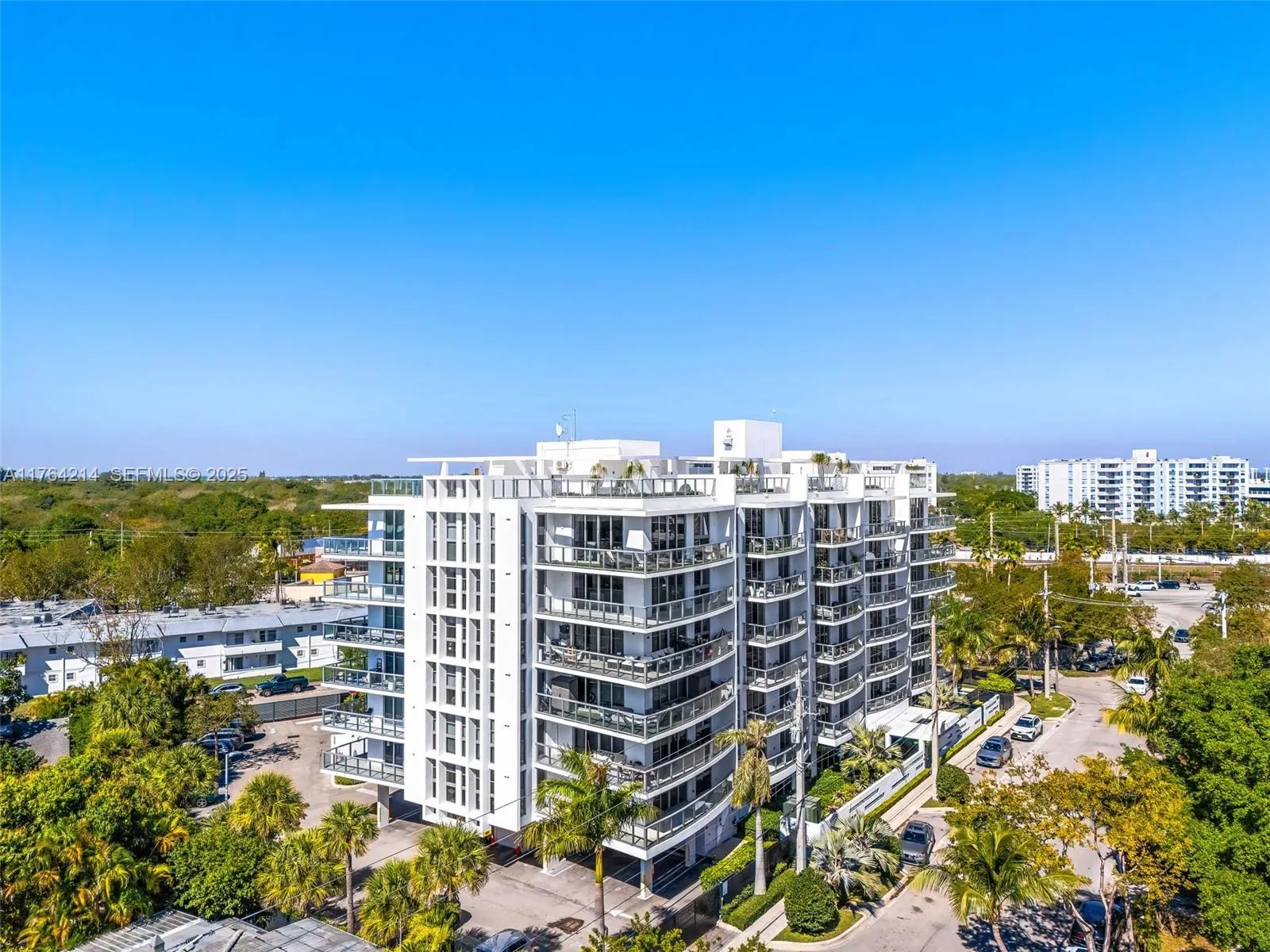 Foto de propiedad en 13800 Highland Drive 302, North Miami Beach, FL 33181 North Miami Beach con MLS# 