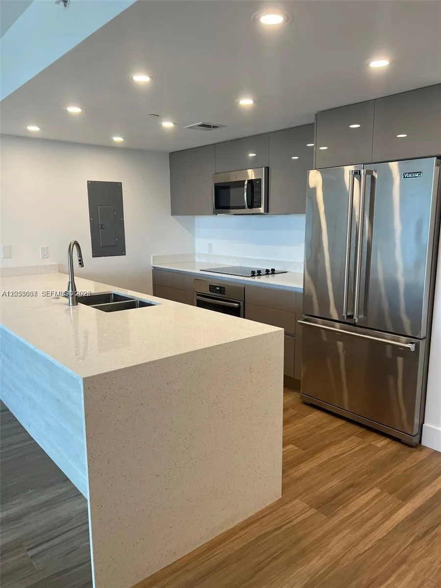 Foto de propiedad en 13800 Highland Drive 502, North Miami Beach, FL 33181 North Miami Beach con MLS# 