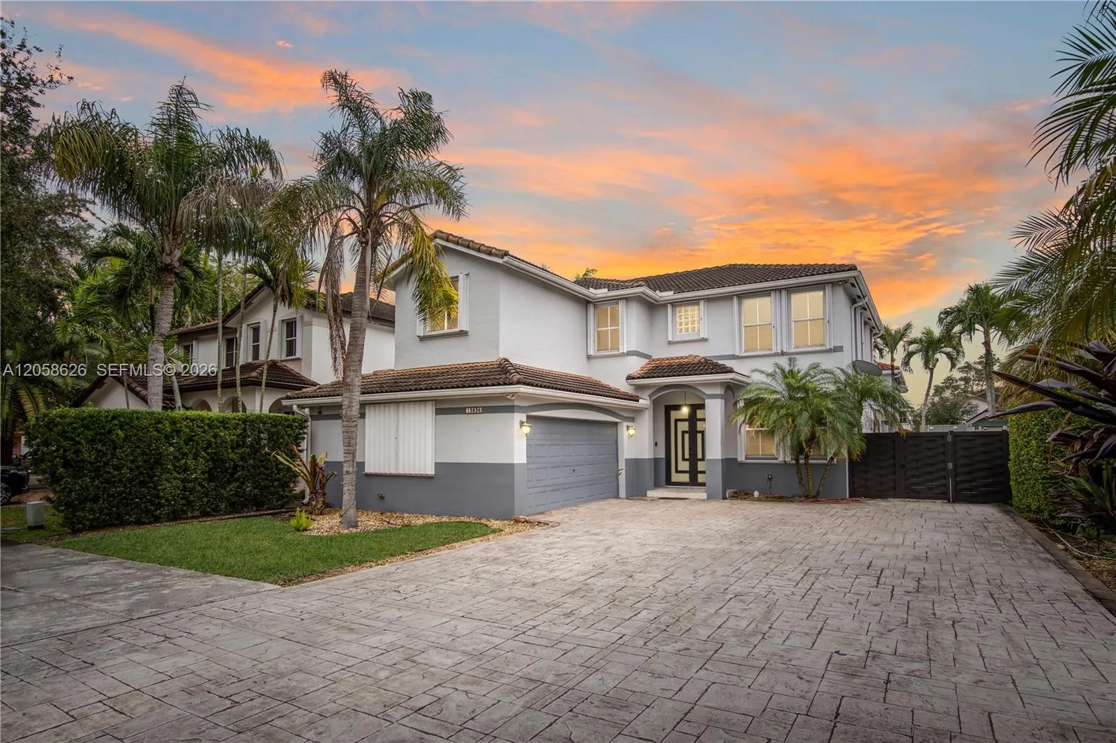 Foto de propiedad en 13836 SW 39th Terrace, Miami, FL 33175 Miami con MLS# 