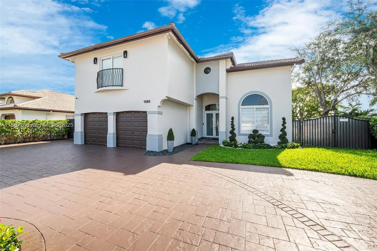 En Venta 1385 SW 143rd Court, Miami, FL 33184, Miami, FL 33184
