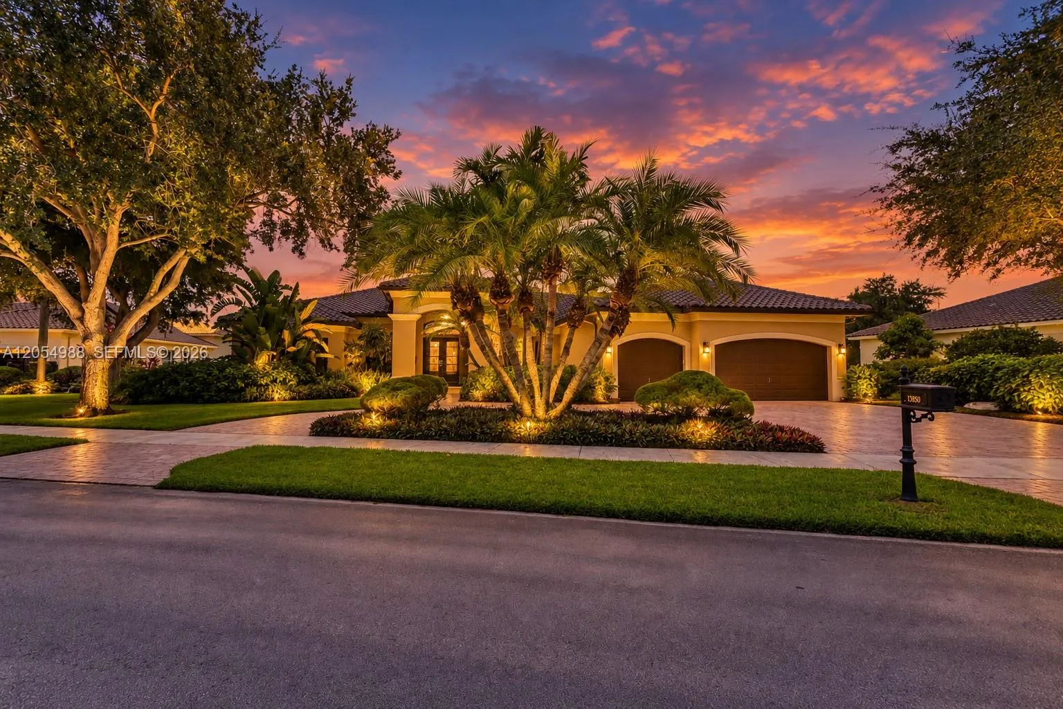 Foto de propiedad en 13860 SW 40th Street, Davie, FL 33330 Davie con MLS# 