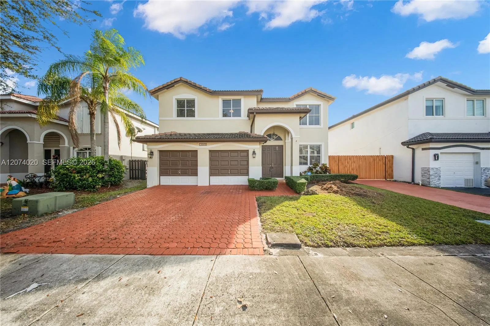 Foto de propiedad en 13868 SW 38th Terrace, Miami, FL 33175 Miami con MLS# 