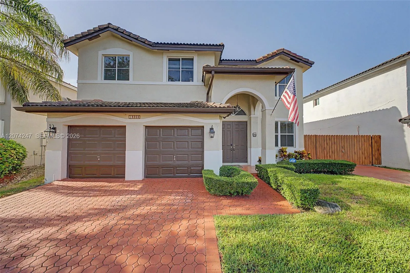 Foto de propiedad en 13868 SW 38th Terrace, Miami, FL 33175 Miami con MLS# 