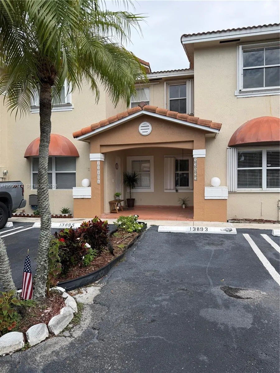 Foto de propiedad en 13893 SW 62nd Terrace ., Miami, FL 33183 Miami con MLS# 