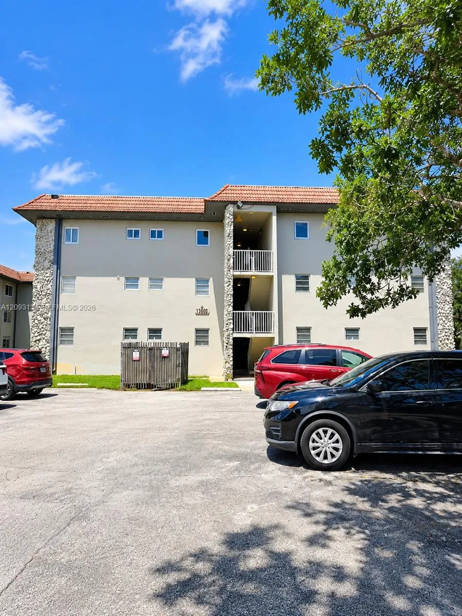 En Renta 13900 Lake Placid Court A38, Miami Lakes, FL 33014, Miami Lakes, FL 33014