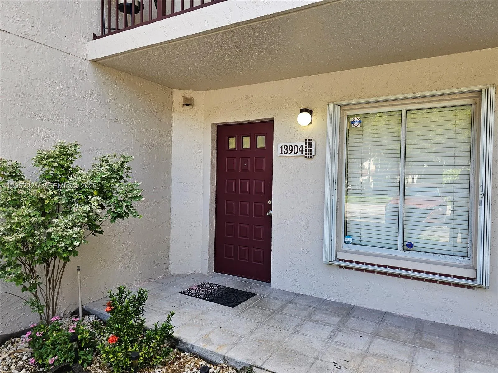 Foto de propiedad en 13904 SW 91st Terrace 13904, Miami, FL 33186 Miami con MLS# 