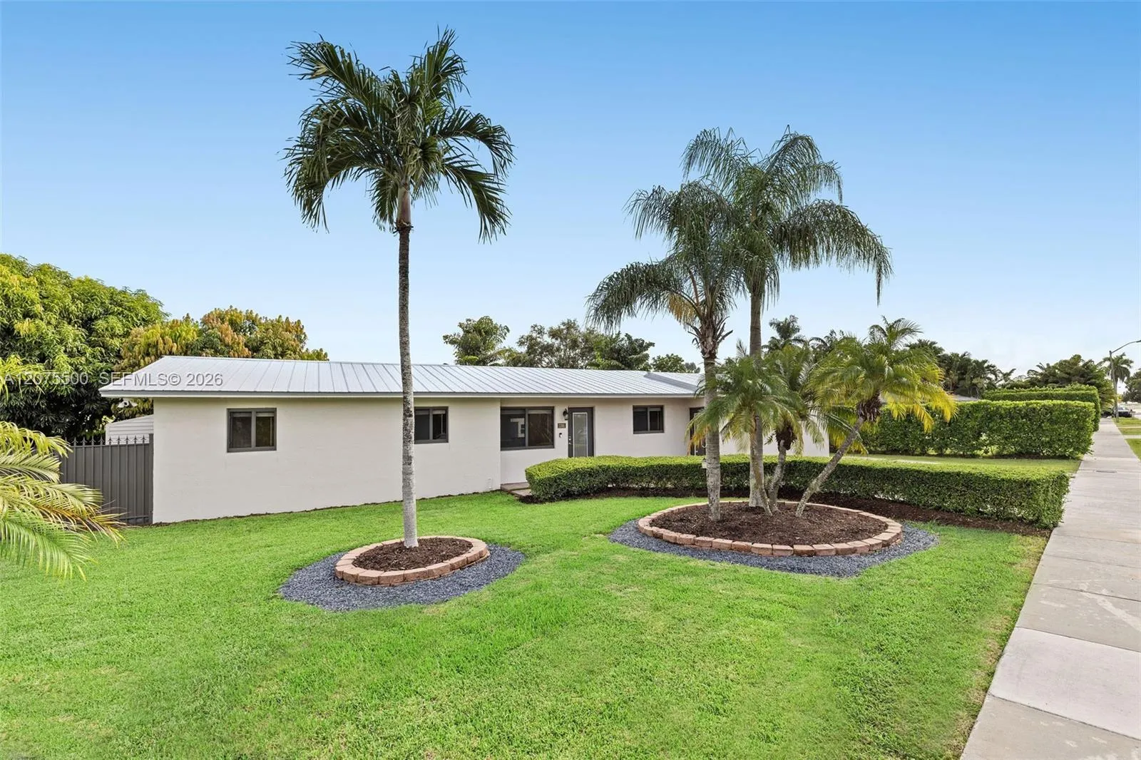 Foto de propiedad en 1391 NW 18th Street, Homestead, FL 33030 Homestead con MLS# 