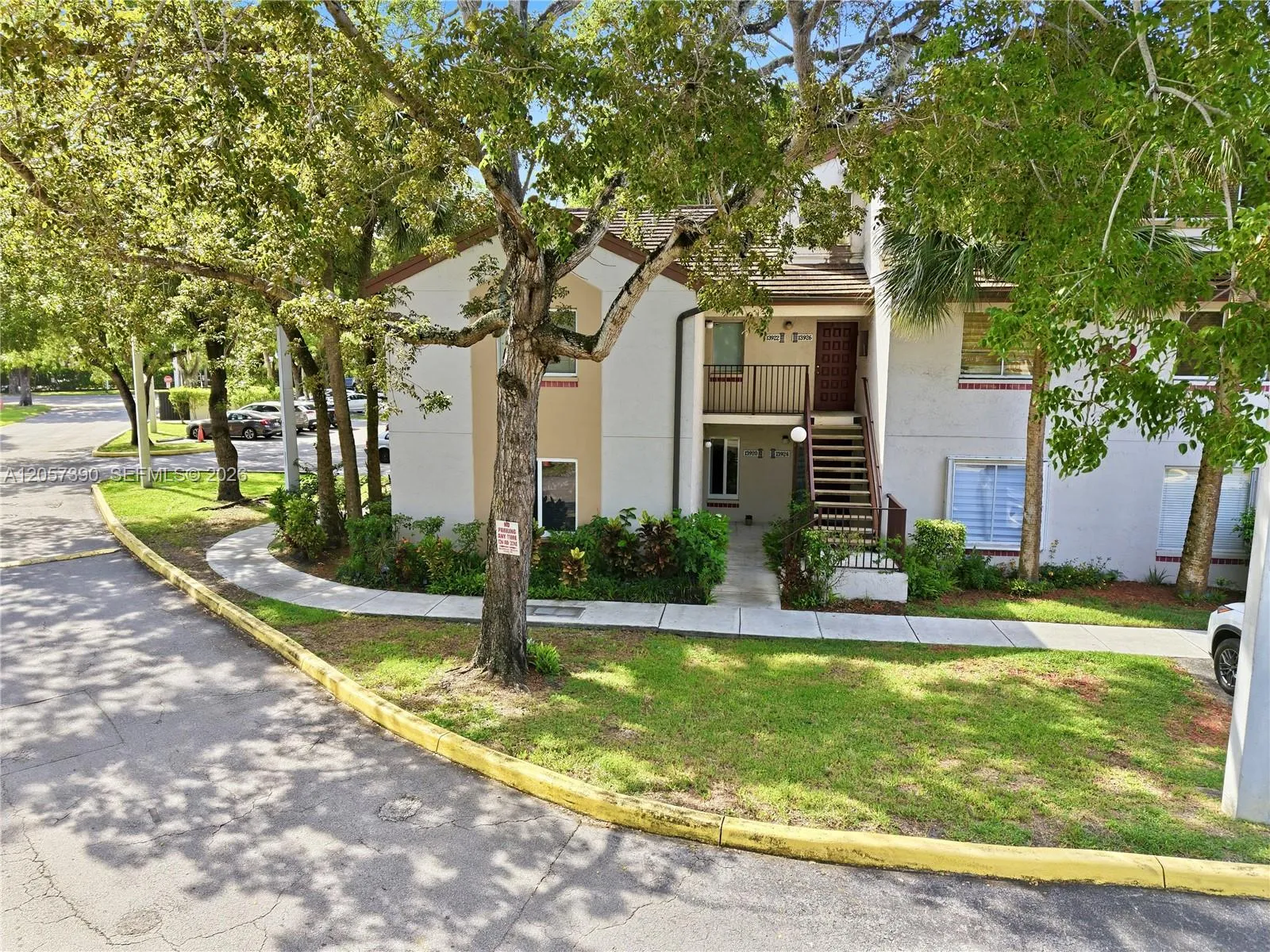 Foto de propiedad en 13920 SW 93rd Lane 13920, Miami, FL 33186 Miami con MLS# 