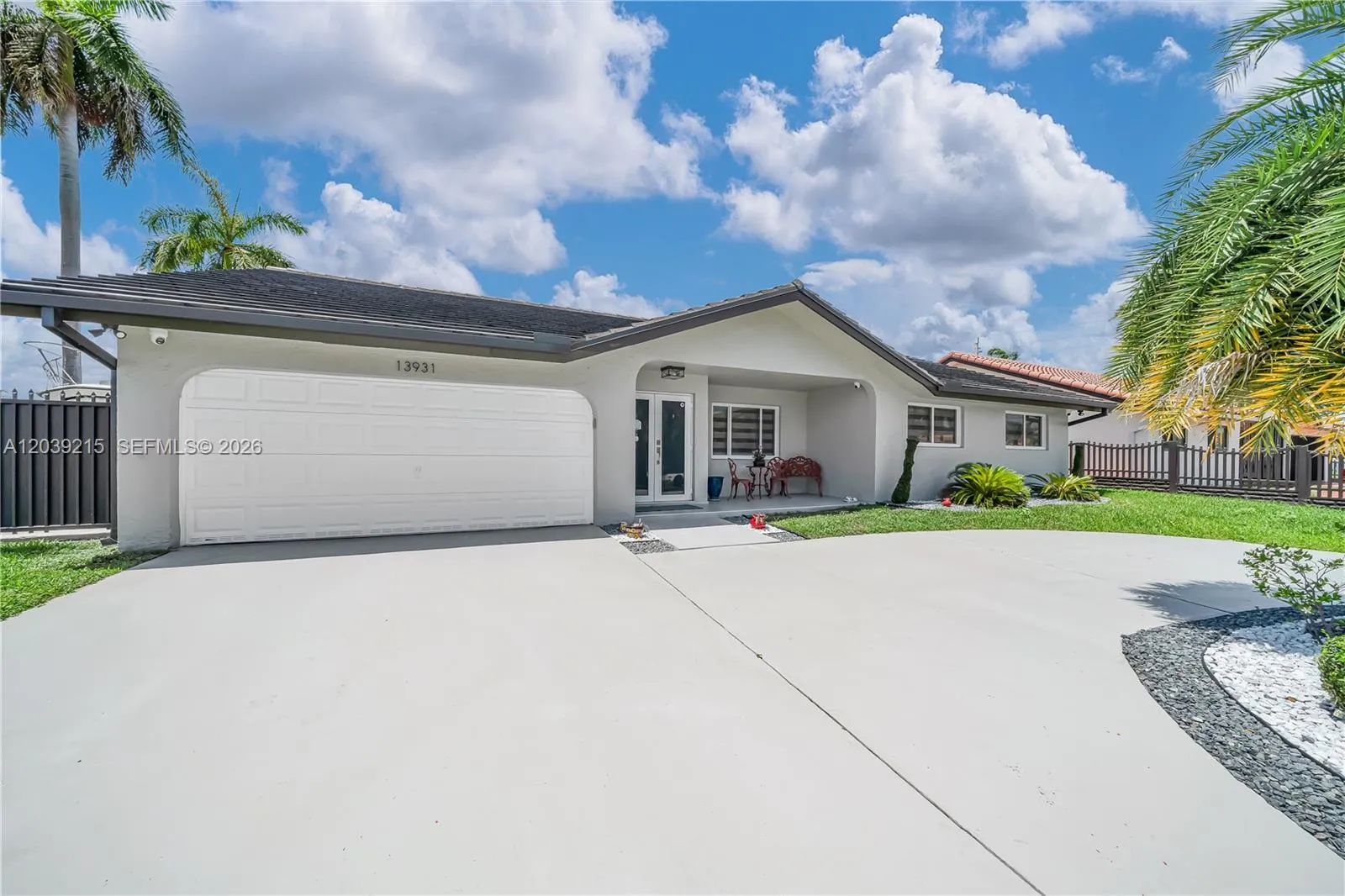 Foto de propiedad en 13931 SW 22nd Street, Miami, FL 33175 Miami con MLS# 