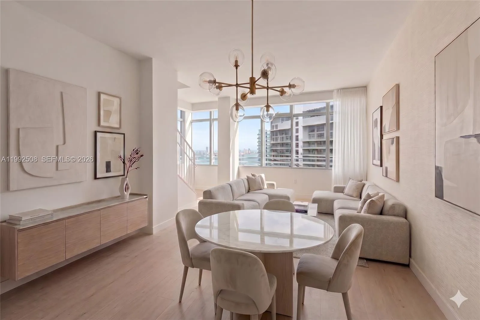 Foto de propiedad en 1395 Brickell Avenue 3407, Miami, FL 33131 Miami con MLS# 