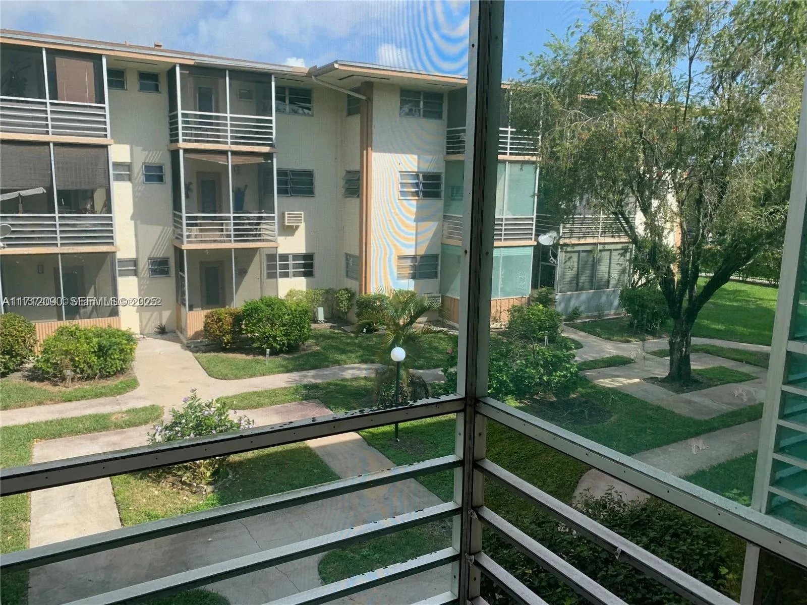 En Venta 1395 NE 167th Street 209, Miami, FL 33162, Miami, FL 33162