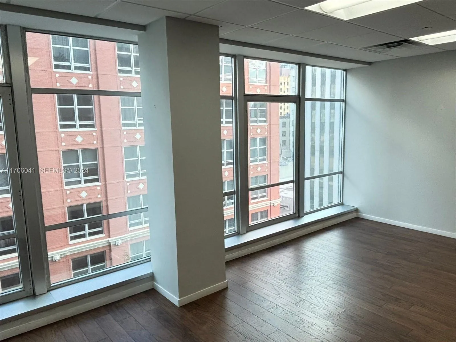 Vendido 14 NE 1st Avenue 700D, Miami, FL 33132, Miami, FL 33132