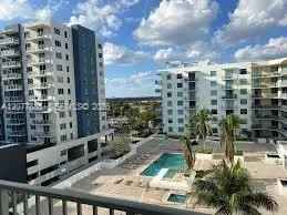 Foto de propiedad en 140 S Dixie Highway 1016, Hollywood, FL 33020 Hollywood con MLS# 
