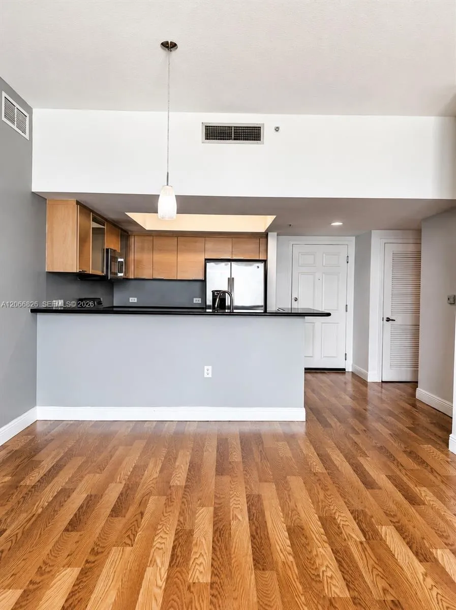 Foto de propiedad en 140 S Dixie Highway 1025, Hollywood, FL 33020 Hollywood con MLS#