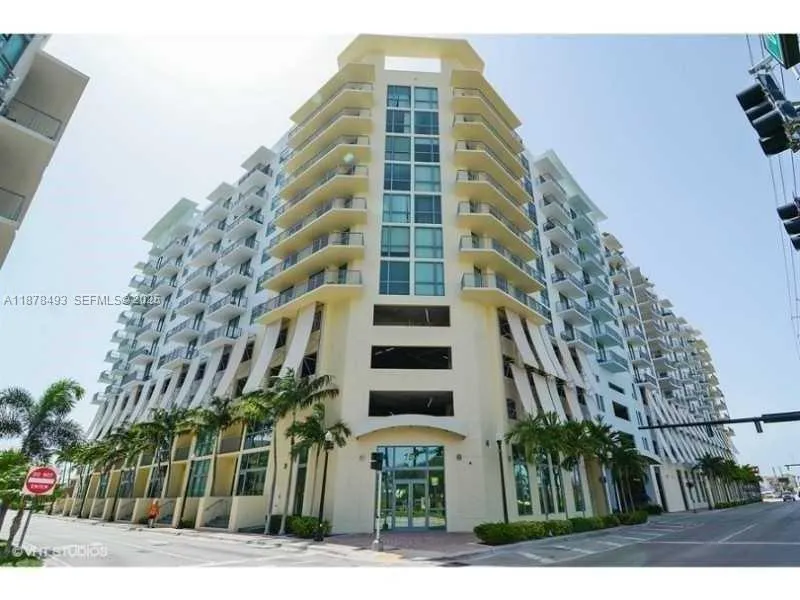 Foto de propiedad en 140 S Dixie Highway 411, Hollywood, FL 33020 Hollywood con MLS# 