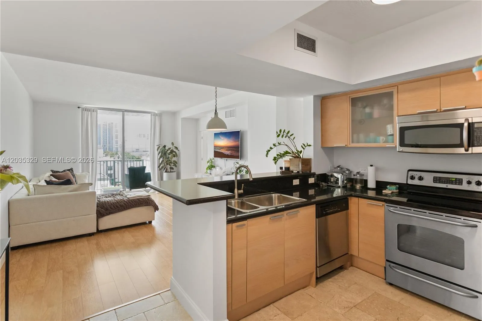Foto de propiedad en 140 S Dixie Highway 417, Hollywood, FL 33020 Hollywood con MLS#