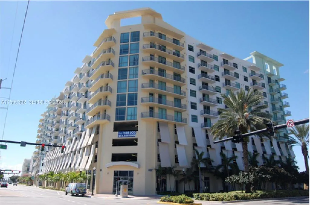 Foto de propiedad en 140 S Dixie Highway 521, Hollywood, FL 33020 Hollywood con MLS# 