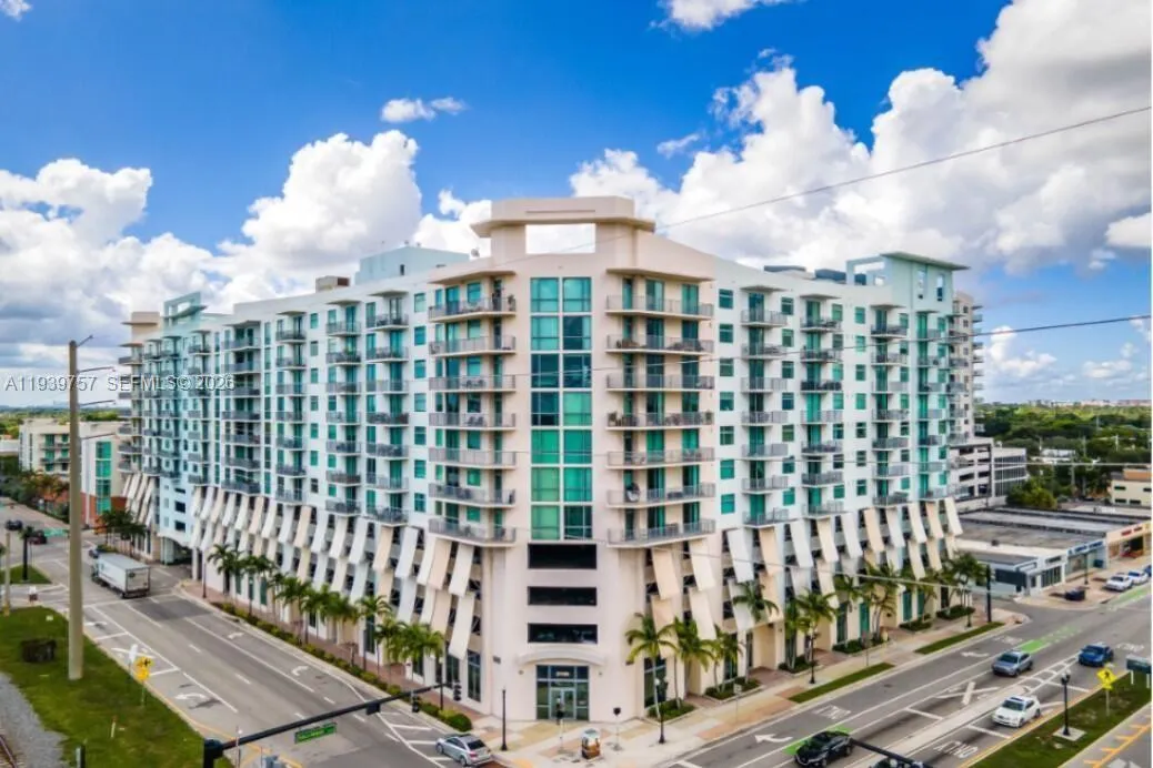 Foto de propiedad en 140 S Dixie Highway 527, Hollywood, FL 33020 Hollywood con MLS# 