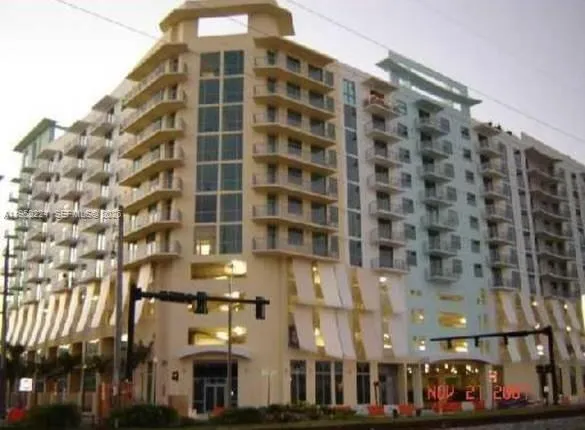 Foto de propiedad en 140 S Dixie Highway 703, Hollywood, FL 33020 Hollywood con MLS# 