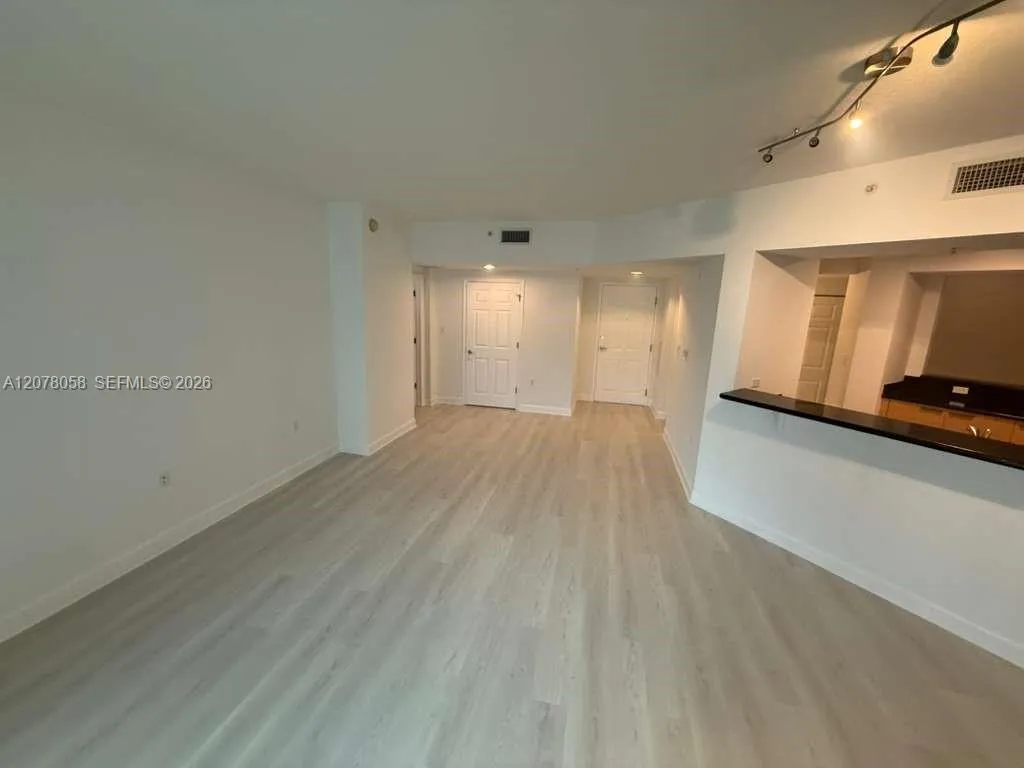 Foto de propiedad en 140 S Dixie Highway 816, Hollywood, FL 33020 Hollywood con MLS# 