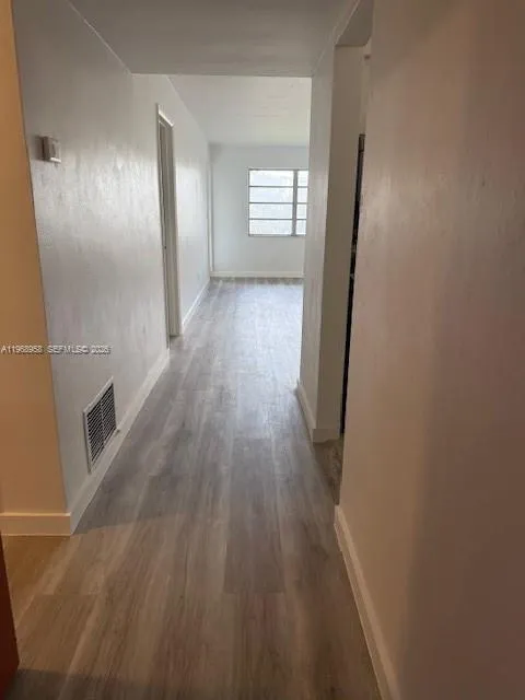 Foto de propiedad en 1400 NE 191st Street 308, Miami, FL 33179 Miami con MLS# 
