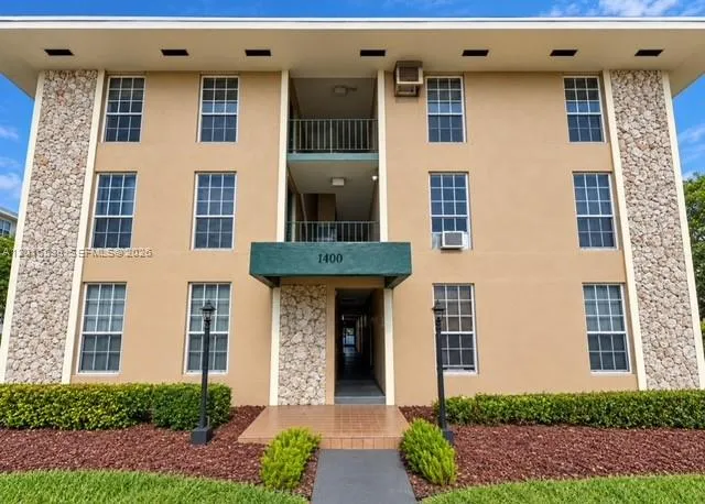 En Renta 1400 S Douglas Road 14, Coral Gables, FL 33134, Coral Gables, FL 33134