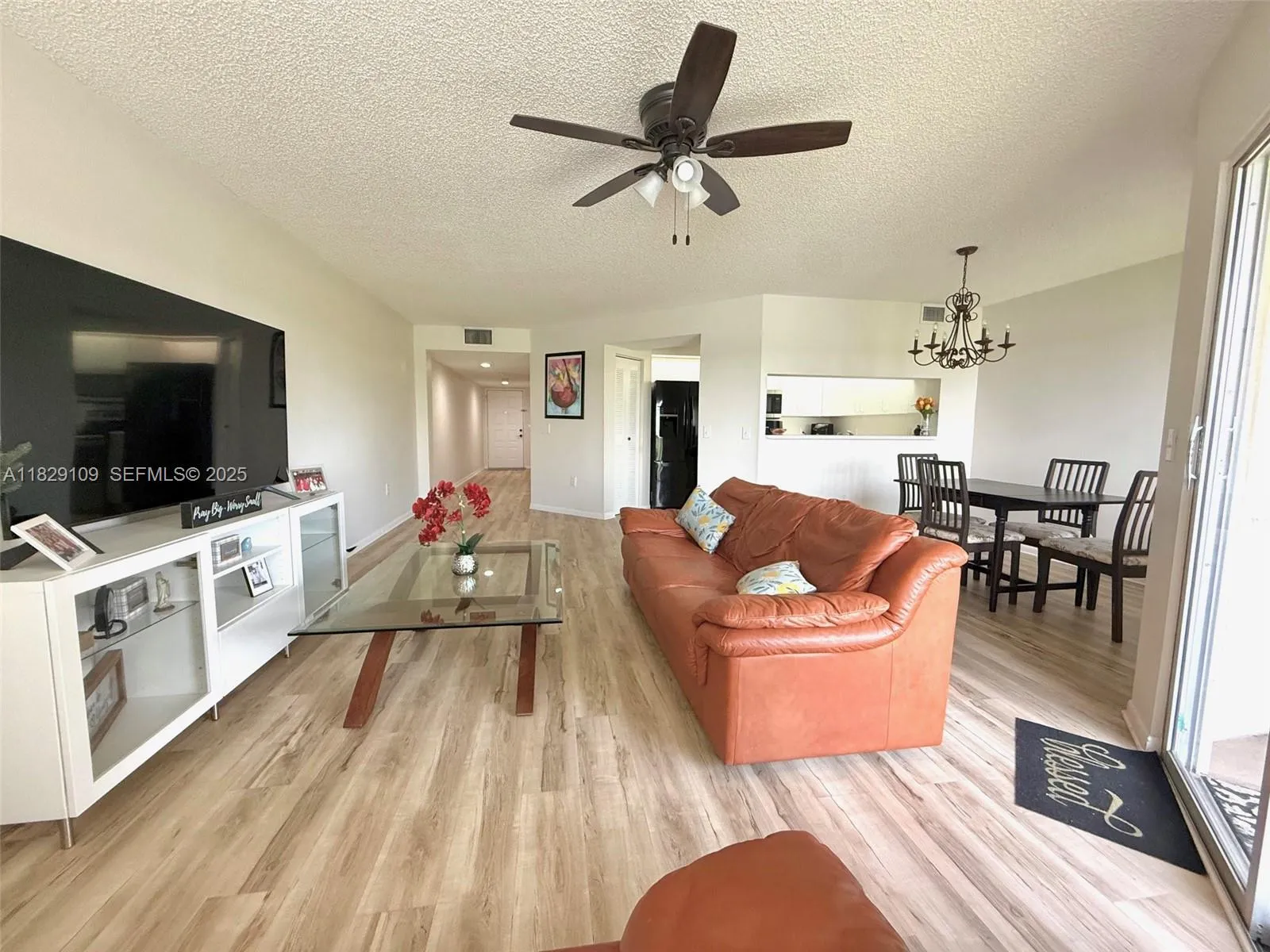 Foto de propiedad en 1400 SW 137th Avenue 411F, Pembroke Pines, FL 33027 Pembroke Pines con MLS# 