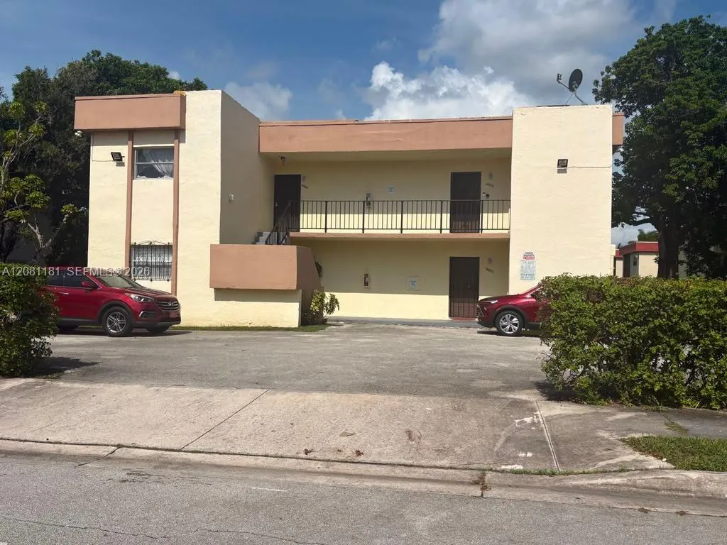 En Renta 14002 NE 2nd Court 2-2-2, Miami, FL 33161, Miami, FL 33161