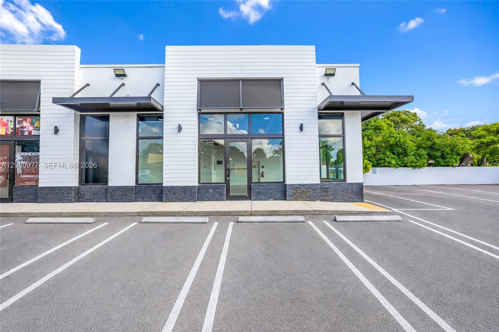 Foto de propiedad en 1401 NW 119th Street 1, North Miami, FL 33167 North Miami con MLS# 