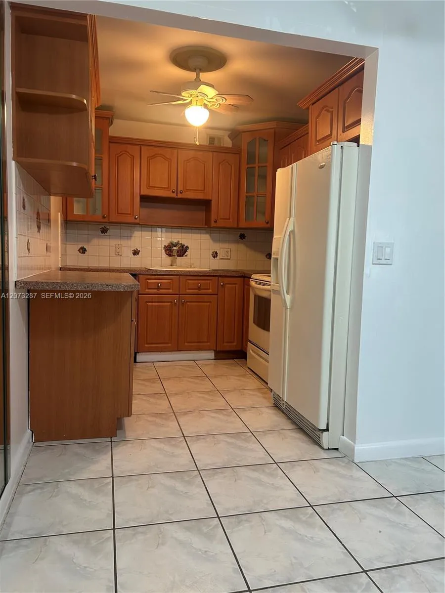 Foto de propiedad en 1401 SW 134th Way 109C, Pembroke Pines, FL 33027 Pembroke Pines con MLS# 