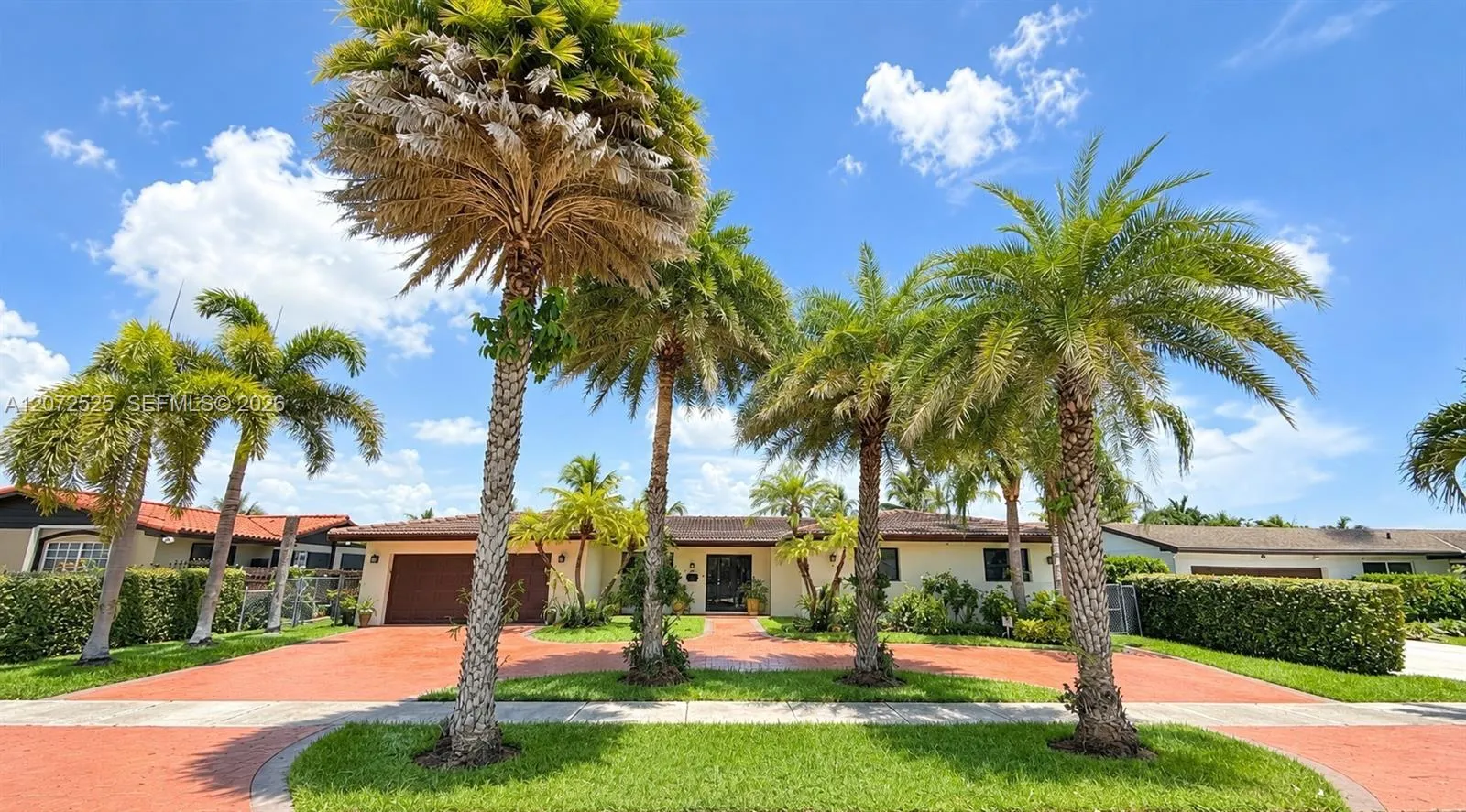 Foto de propiedad en 14011 SW 74th Terrace, Miami, FL 33183 Miami con MLS# 