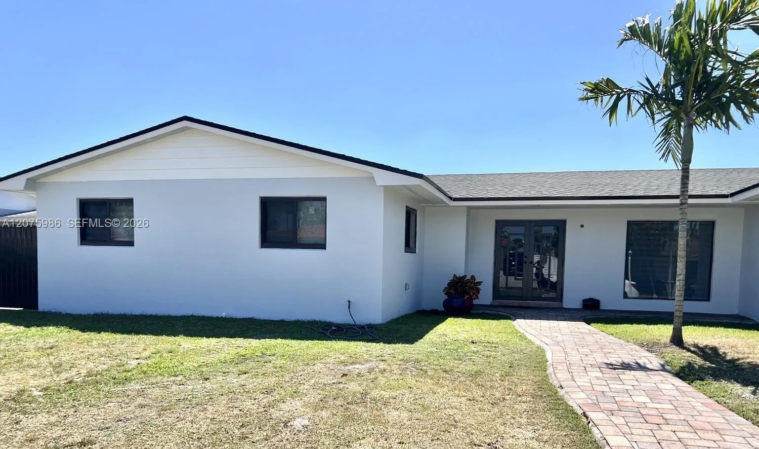 Foto de propiedad en 14072 SW 80th Street, Miami, FL 33183 Miami con MLS# 