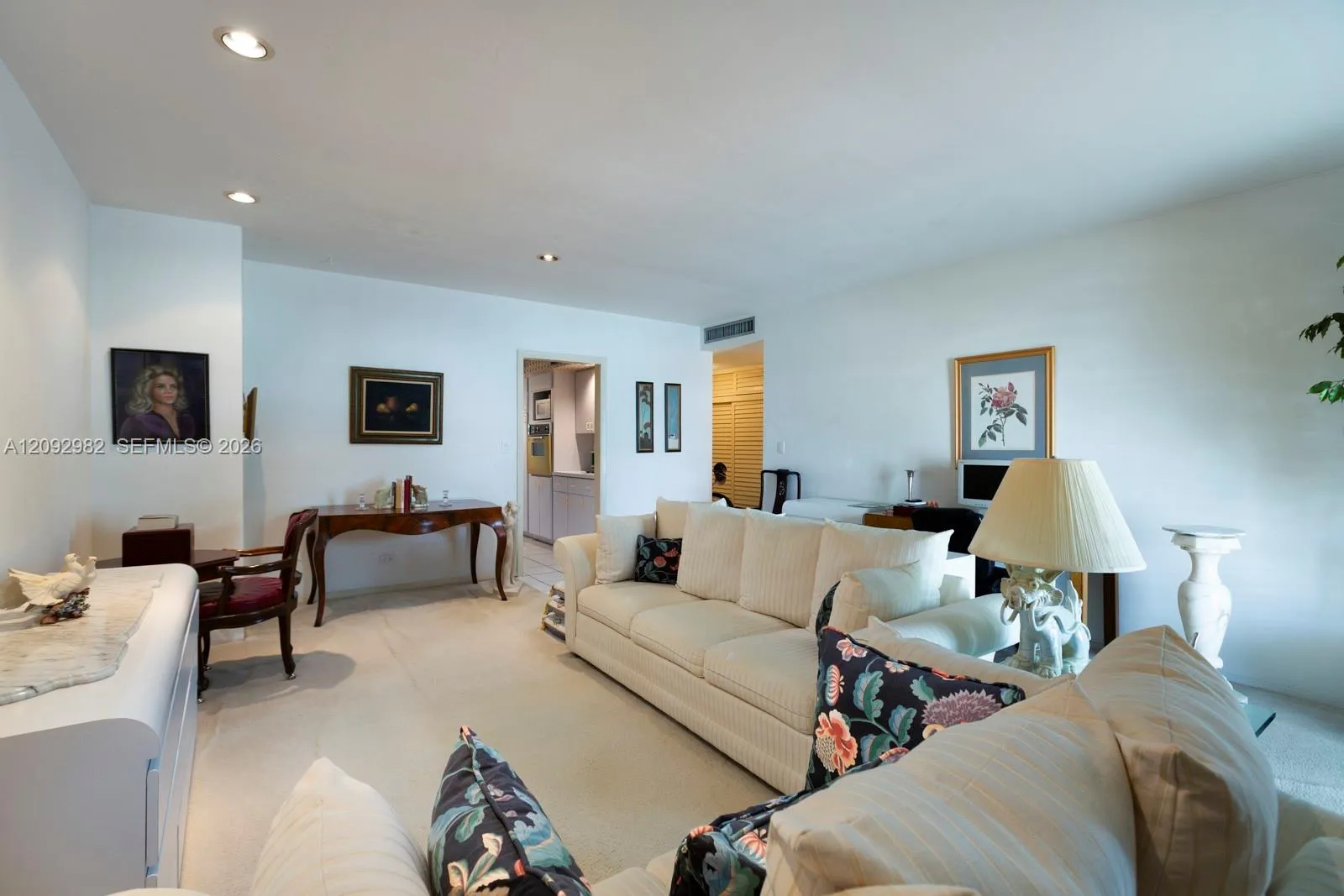 En Venta 1408 Brickell Bay Drive 414, Miami, FL 33131, Miami, FL 33131