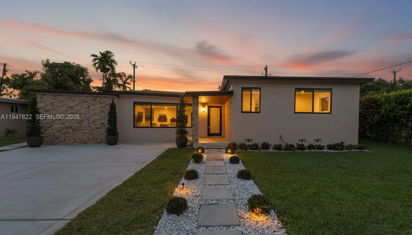 Foto de propiedad en 141 NE 122nd Street, North Miami, FL 33161 North Miami con MLS# 