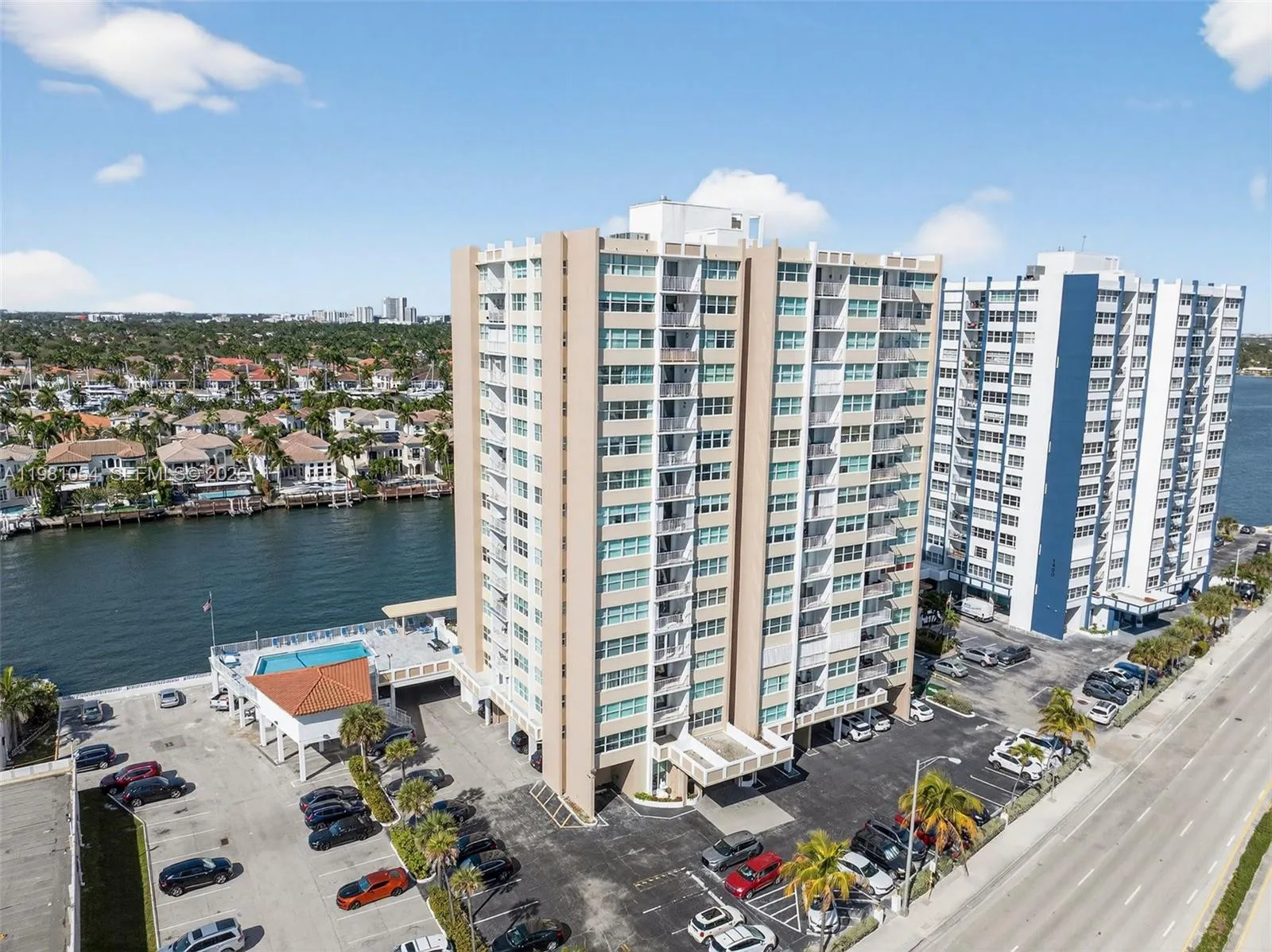 Foto de propiedad en 1410 S Ocean Drive 402, Hollywood, FL 33019 Hollywood con MLS# 