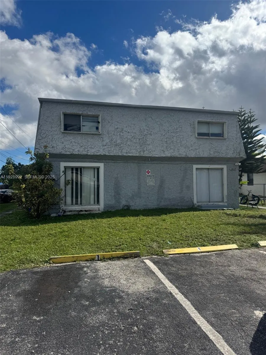 En Venta 1410 SW 44th Avenue 1-5, Fort Lauderdale, FL 33317, Fort Lauderdale, FL 33317