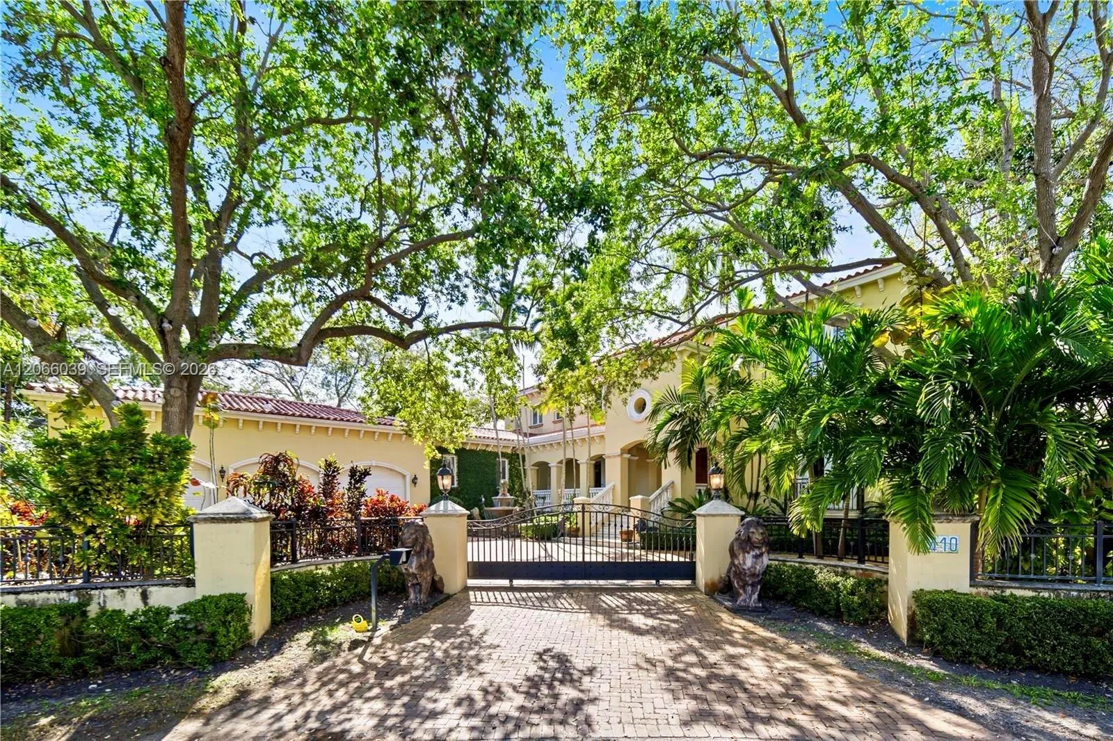 Foto de propiedad en 1410 Tagus Avenue, Coral Gables, FL 33156 Coral Gables con MLS# 